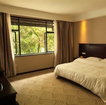 Yangshuo Hua Xiang Man Ting West Street Hotel Værelse billede